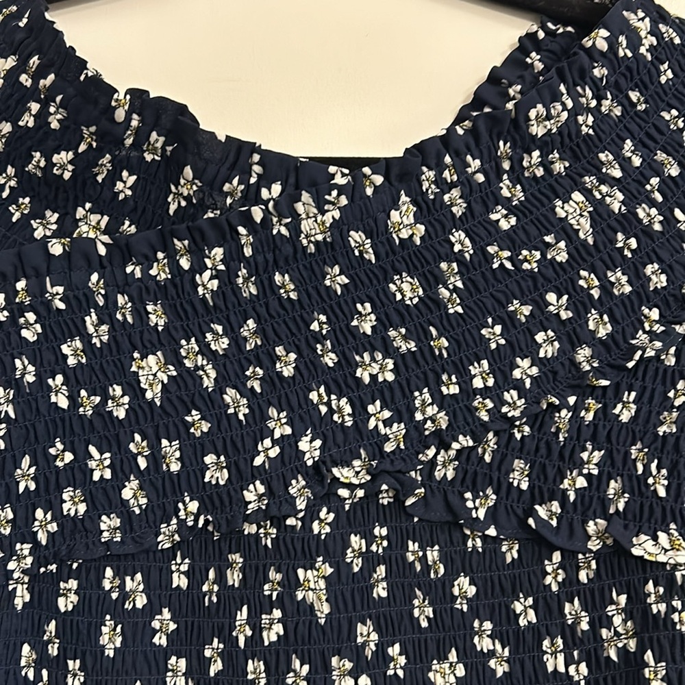 NWT BB Dakota Lost in Yesterday Floral Off Shoulder Smocked Top Small - Picture 6 of 11